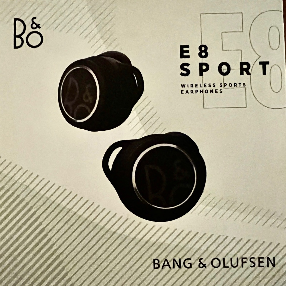 WIRELESS E8 SPORTS EARPHONES